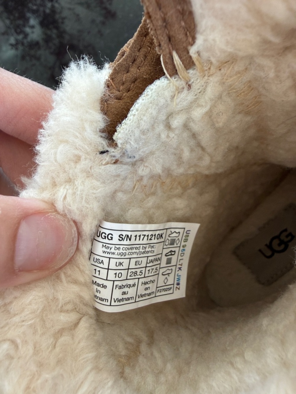 Girls UGG Adirondack Boots - Picture 10 of 10